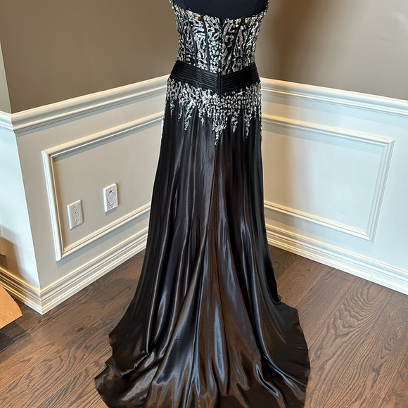 TONY BOWLS PARIS BLACK SILVER DRESS - Picture 15 of 17